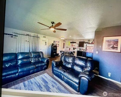 3-bedroom kid/pet friendly home in tranquil Coulee City near Banks Lake.