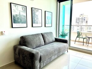 Living area - An elegant, comfortable apartment in an excellent location. Cafes and Restaurants. (Barranquilla)