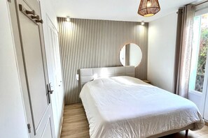 Room - Vrbo Property (Saint-Tropez)