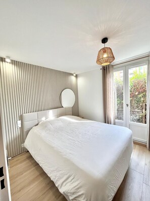 Room - Vrbo Property (Saint-Tropez)