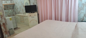 Basic Room | Laptop workspace, free WiFi - Hotel (Guasave)