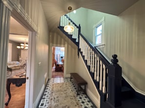 Interior - Spacious 4-bedroom house in charming Denver with AC (Denver)
