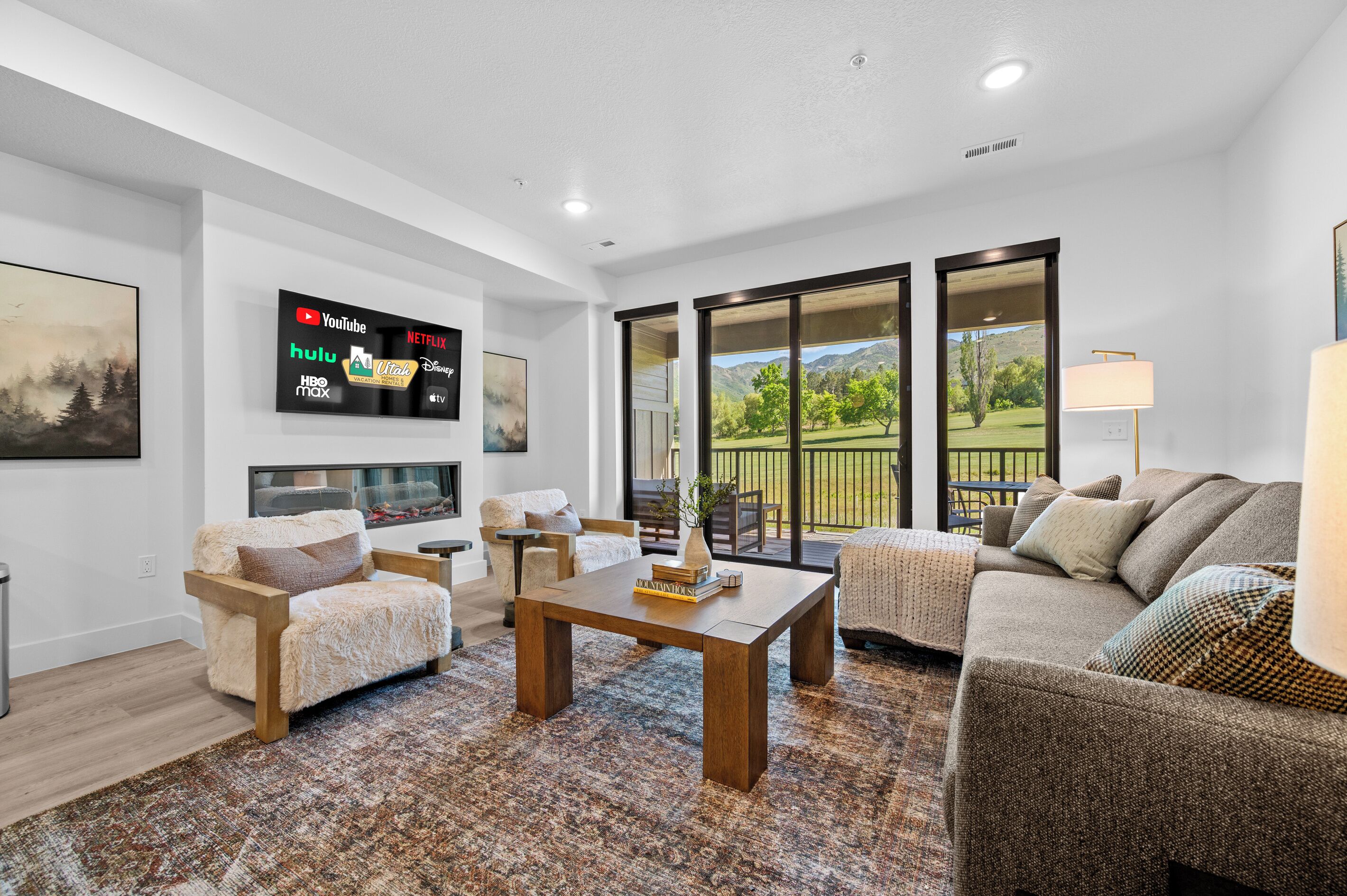 Smart TV, fireplace