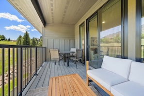 Outdoor dining - Eagles View Pt C204| Fairway Views | Golf (Eden)