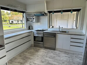 Private kitchen - Premium Lakeview Cabin with Stunning Lake Views at Lake Rotoiti (Okere Falls)