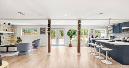 Hidden Gem- 3500+SQFT Home- Mins to everything!