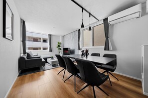 Apartament | Zona de menjador de l'habitació