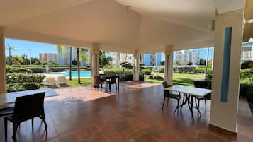 Apartment, 2 Bedrooms | Outdoor dining