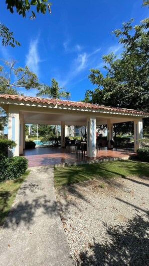 Apartament, 2 dormitoris | Servei de restauració a l'aire lliure