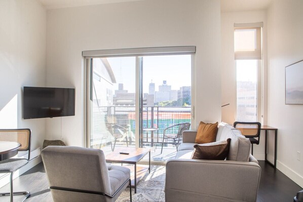 Living area - Modern Studio Apt with Rooftop, Gym, and Parking (Milwaukee)