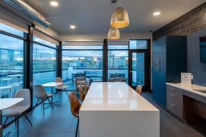 Dining - Modern Studio Apt with Rooftop, Gym, and Parking (Milwaukee)