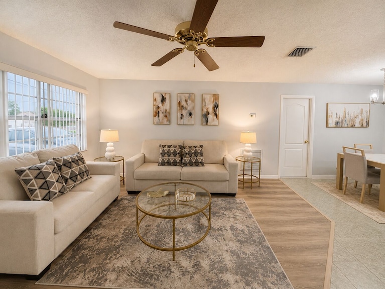 Coastal Getaway In Apollo Beach/ Pet Friendly ! - Apollo Beach, FL