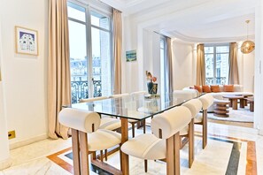 Dining - Le Carré Parisien - Welkeys (Paris)
