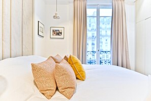 WiFi, bed sheets - Le Carré Parisien - Welkeys (Paris)