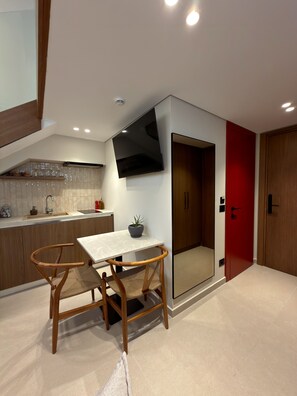 Dining - Solvèa Duplex Apartment in Saranda - 101 (Saranda)