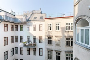 Exterior - Blueground | Margareten, w/d, nr Naschmarkt (Vienna)