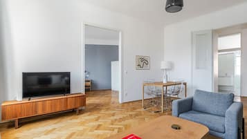 Fernseher, Stereoanlage