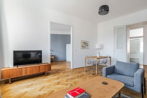 TV, stereo - Blueground | Margareten, w/d, nr Naschmarkt (Vienna)