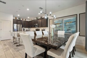 Dining - Terrific 6-bedroom house with AC in sunny Kissimmee (Kissimmee)