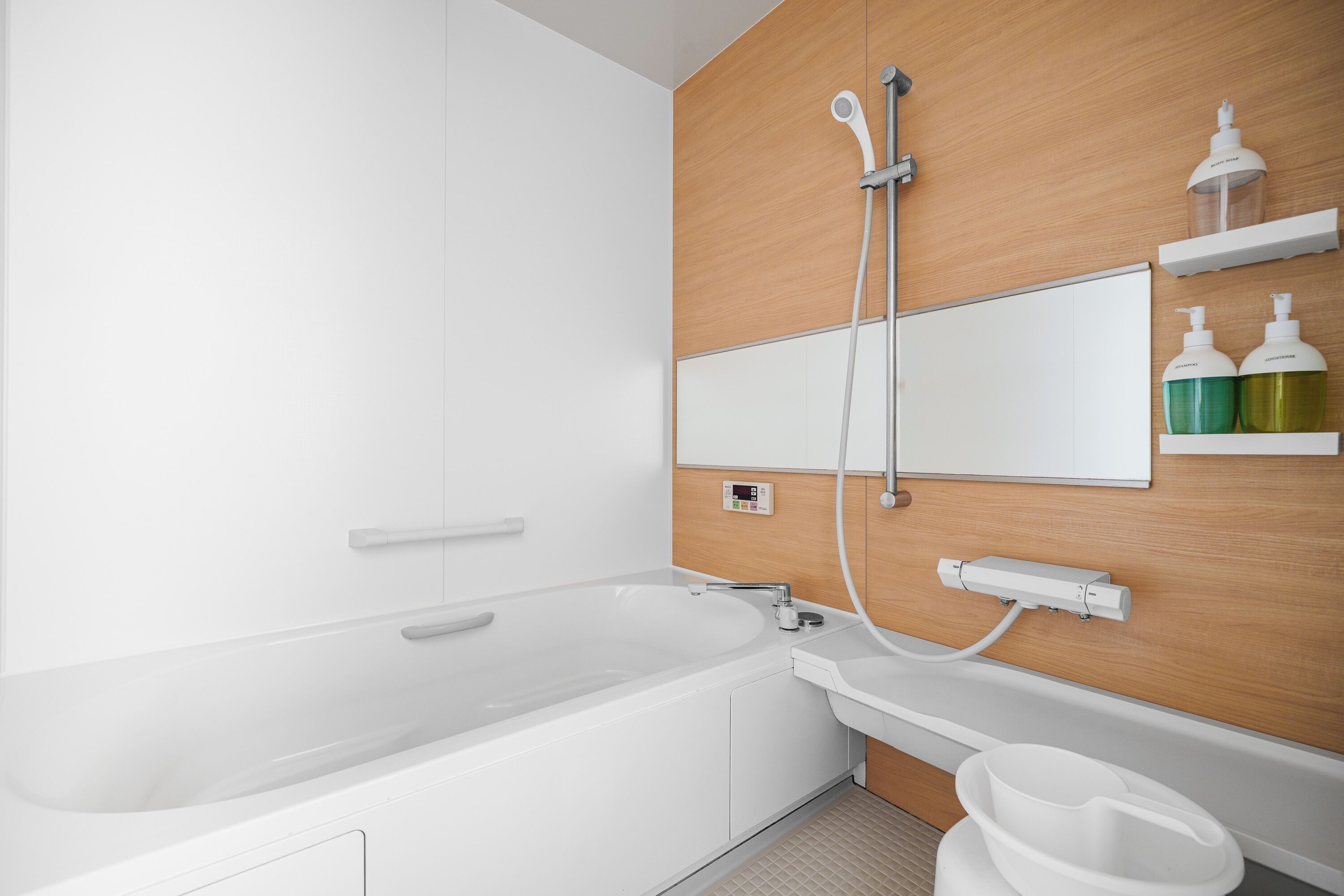 Appartement | Salle de bain | Ensemble douche/baignoire, articles de toilette gratuits, sèche-cheveux