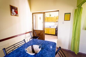 Dining - Vrbo Property (Perdriel)