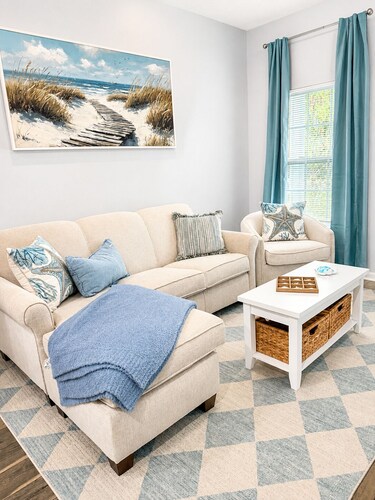 NEW!!! Cozy 2-bedroom house minutes to historic downtown St. Augustine & ocean.