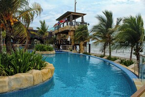 Pool - Lujoso Apartamento en la primera linea del mar con picsinas (santiago de tolu)