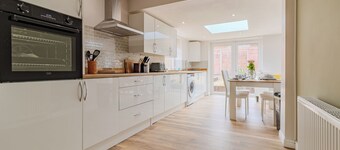 Loughborough Luxe Bungalow Retreat Sleeps 6