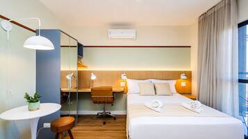 Ferros/tábuas de passar roupa, Wi-Fi de cortesia, roupa de cama