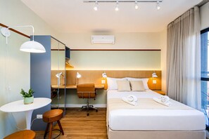 Een strijkplank/strijkijzer, gratis wifi, beddengoed