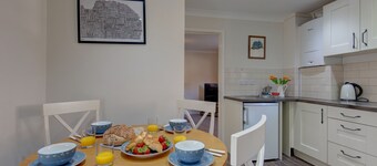 The White House - a self catering cottage that sleeps 4 guests in 2 bedrooms