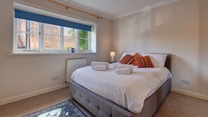 2 chambres, fer et planche à repasser, accès au Wi-Fi (inclus)