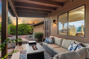 Terrace/patio - Lovely Lariat: VIEWS + COMFORT (Sedona)