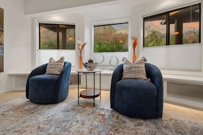 Interior - Lovely Lariat: VIEWS + COMFORT (Sedona)