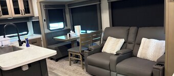 Newer, Recreational RV with tankless water Heater - Long or Short Term Stay