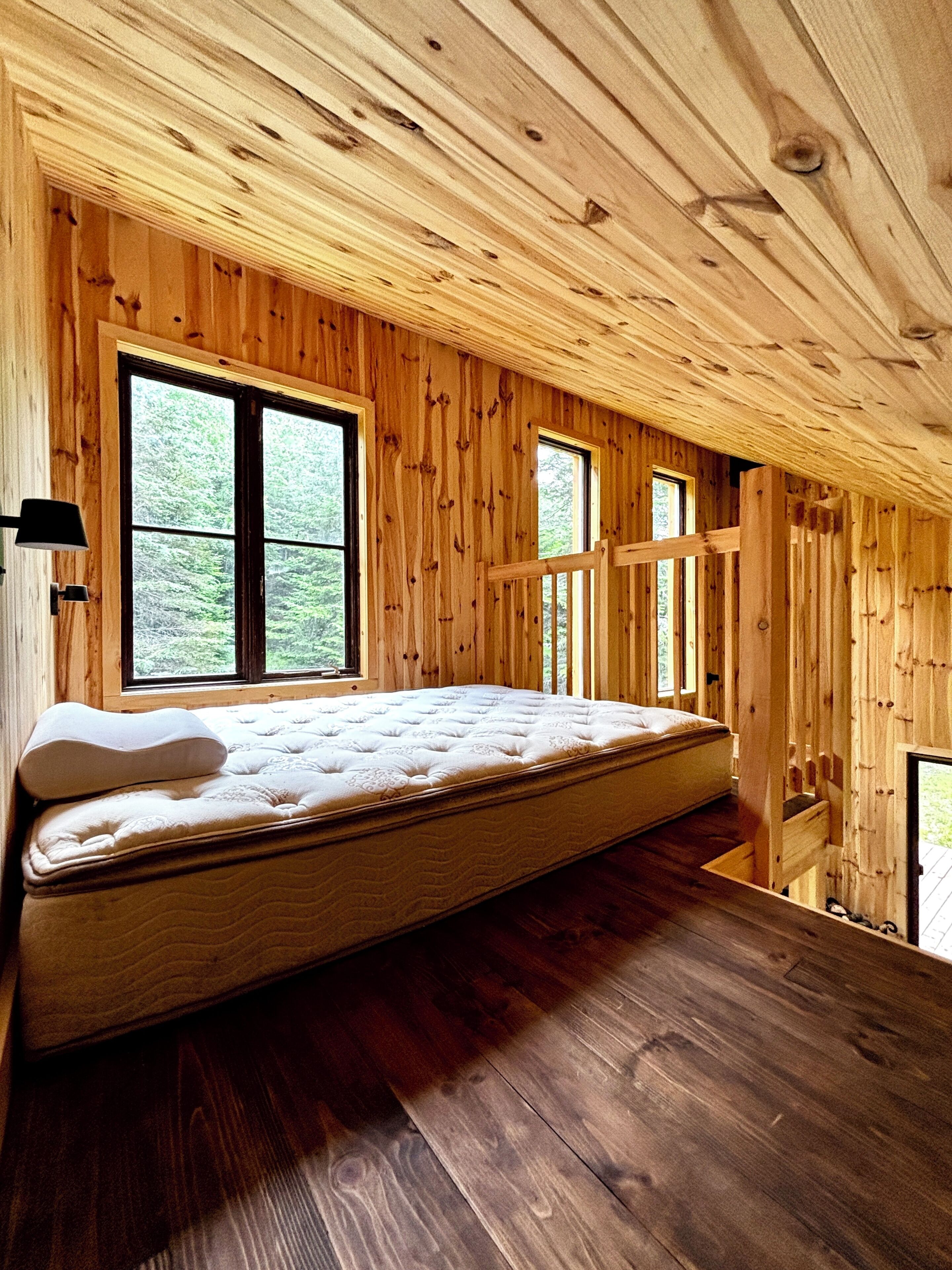 2 bedrooms, bed sheets