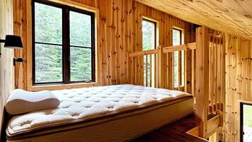 2 bedrooms, bed sheets
