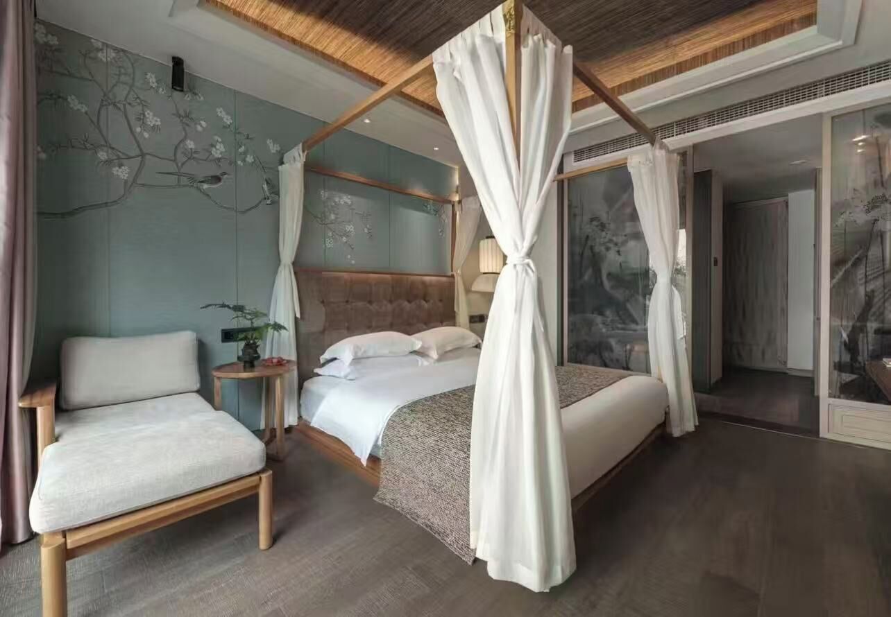 Habitación económica doble, vistas a la colina | Ropa de cama de alta calidad, edredones de plumas, decoración individual