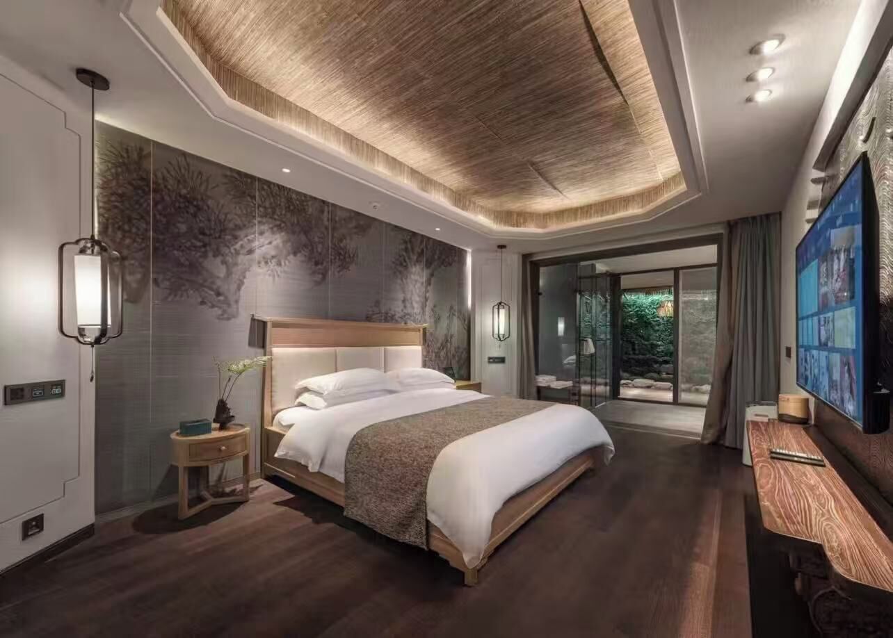 Habitación doble superior, vistas a la colina | Ropa de cama de alta calidad, edredones de plumas, decoración individual