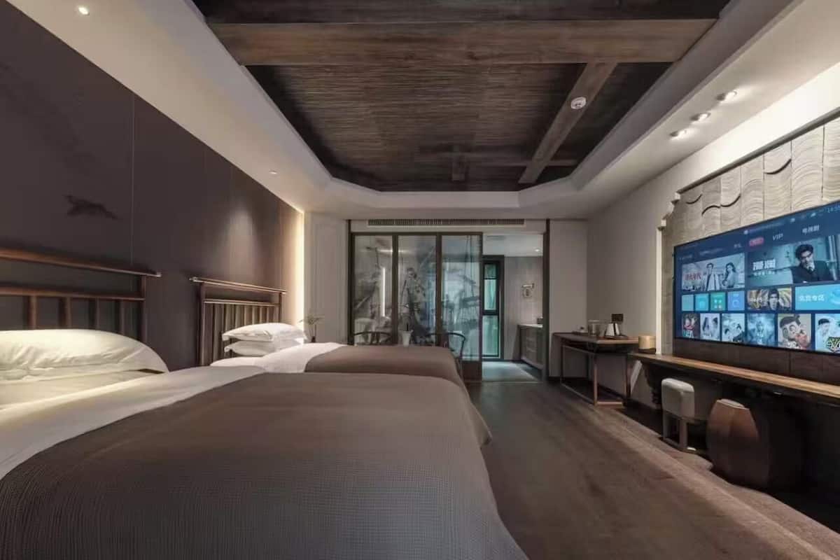 Superior Twin Room, Hill View | Premium bedding, down comforters, individually decorated
