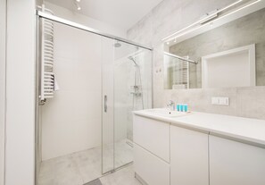 Bathroom - Dolny Mokotów Urban Apartment (Warszawa)