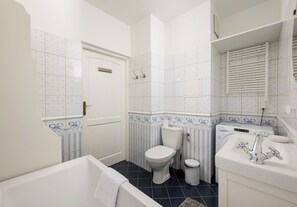 Bathroom - Giełdowa Lavish Apartment (Warszawa)
