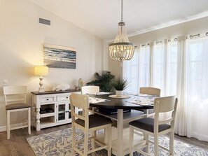 Dining - Golf Retreat - Pool, Spa & Fire Pit (Rotonda West)