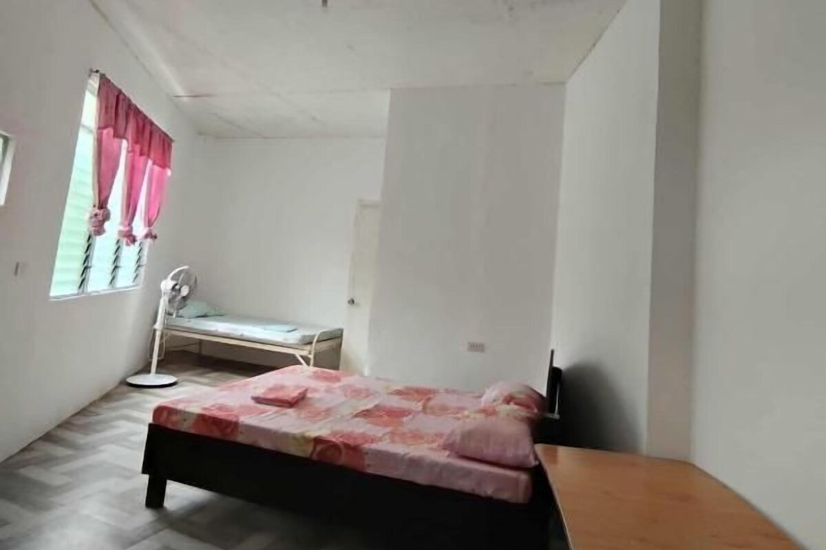 Economy Quadruple Room