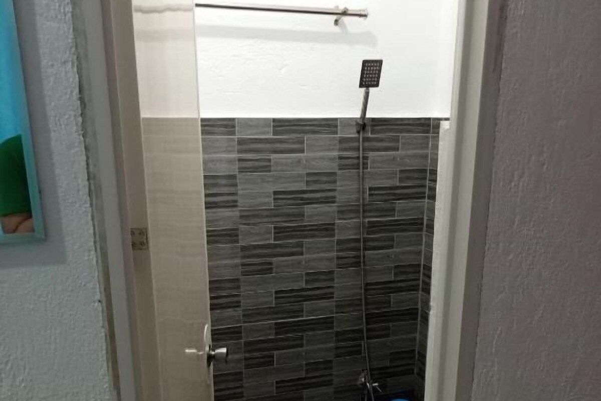 Comfort Triple Room, Garden View | Bathroom