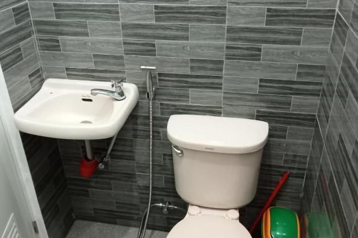 Comfort Triple Room | Bathroom