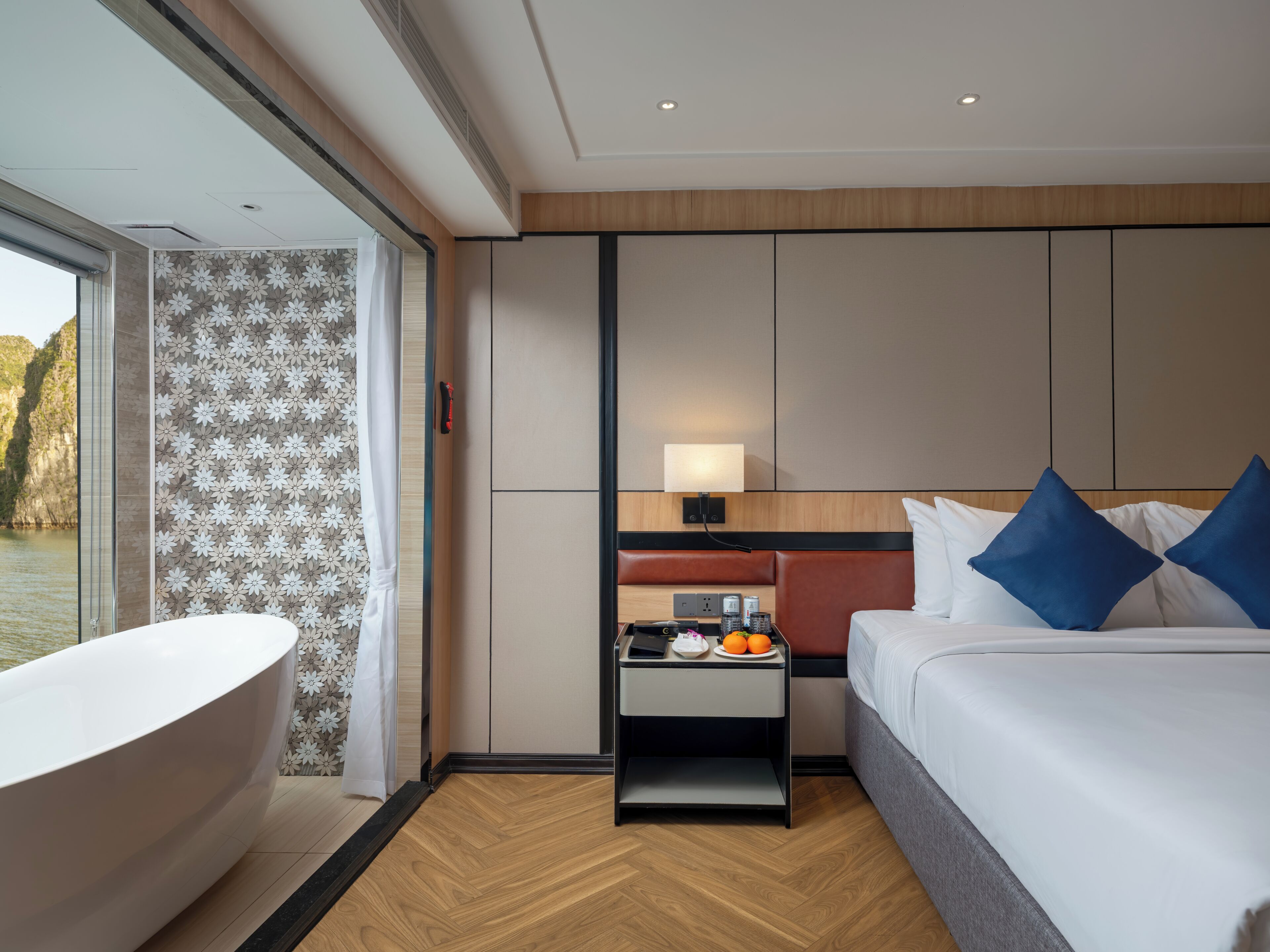 In-room safe, desk, laptop workspace, soundproofing