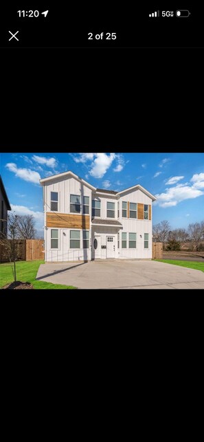 Exterior - Lovely 2-bedroom townhome with AC in charming Houston (Houston)