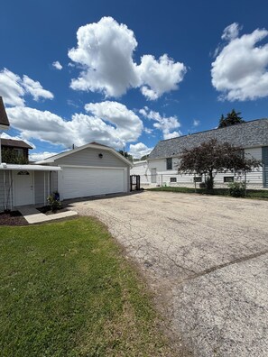 Exterior - Newly Renovated Modern Home In West Allis (West Allis)