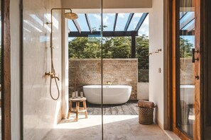 Bathroom - Salty Lotus Hotel (Badung)